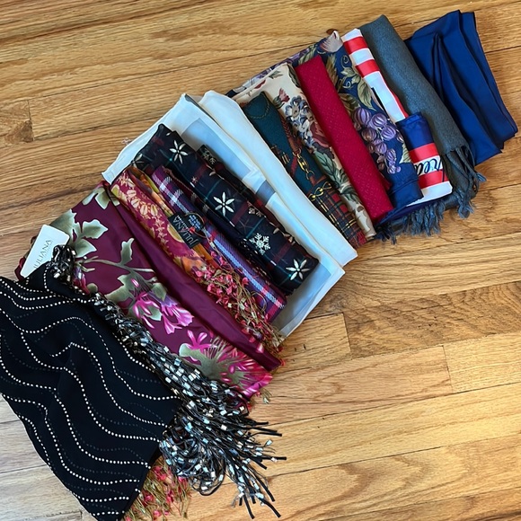 13 SCARF BUNDLE - Picture 1 of 15